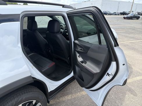 New 2026 Chevrolet Equinox RS w/ Convenience Package III AWD/4WD image 21
