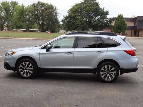 Used 2017 Subaru Outback 3.6R Limited AWD/4WD image 9