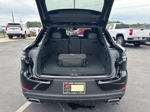Used 2025 Porsche Cayenne E-Hybrid Coupe AWD/4WD image 19