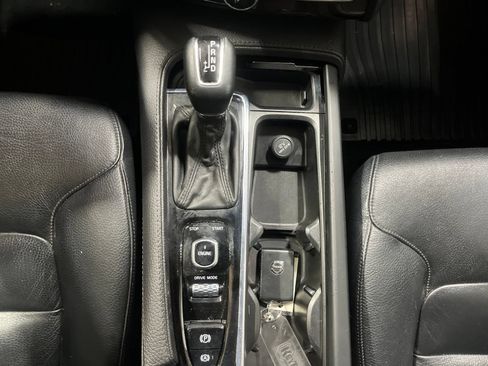 Used 2016 Volvo XC90 T6 Momentum w/ Momentum Plus Package AWD/4WD image 20