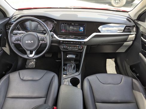 Used 2022 Kia Niro EX Premium image 14