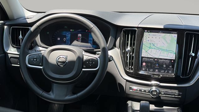 Certified 2025 Volvo XC60 B5 Core AWD/4WD image 16