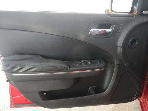 Used 2012 Dodge Charger SXT image 3