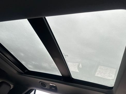 Certified 2022 Ford Explorer XLT w/ Equipment Group 202A image 20