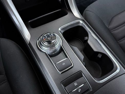 Used 2019 Ford Fusion SE FWD image 33