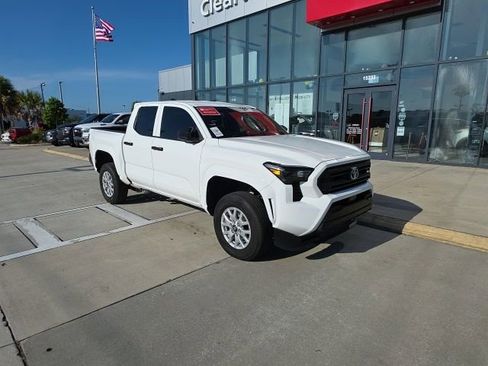 Used 2025 Toyota Tacoma 2WD Double Cab image 2