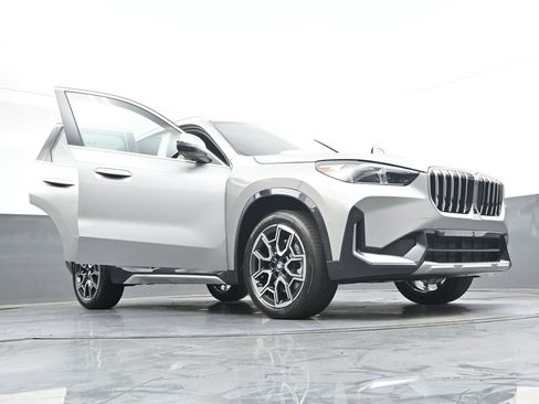 Used 2026 BMW X1 xDrive28i w/ Technology Package AWD/4WD image 38