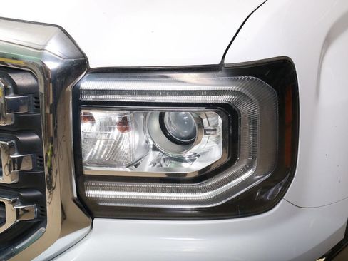 Used 2017 GMC Sierra 1500 SLE w/ SLE Value Package image 9