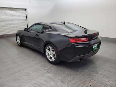Used 2017 Chevrolet Camaro LT RWD image 5