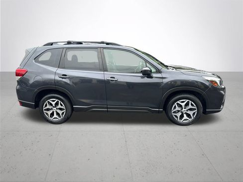 Used 2019 Subaru Forester Premium w/ All-Weather Package AWD/4WD image 6