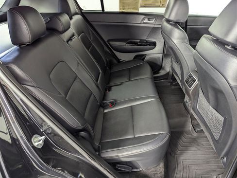 Used 2022 Kia Sportage EX image 16