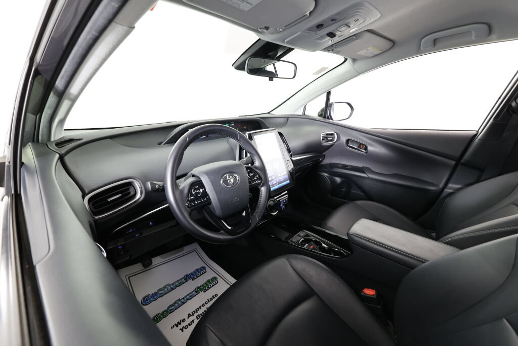 Used 2021 Toyota Prius Prime XLE w/ Carpet Mat Package (TMS) FWD image 10
