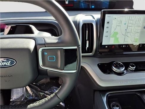 New 2026 Ford Expedition Active AWD/4WD image 18