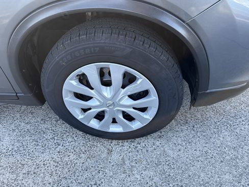 Used 2017 Nissan Rogue S image 12