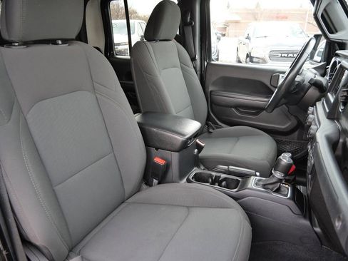 Used 2021 Jeep Gladiator Sport AWD/4WD image 17