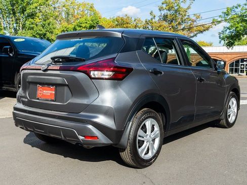New 2025 Nissan Kicks Play S image 6