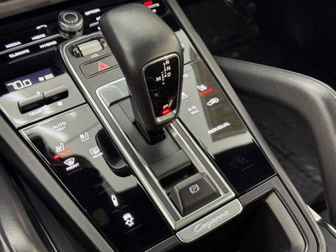 Used 2021 Porsche Cayenne Turbo S AWD/4WD image 33