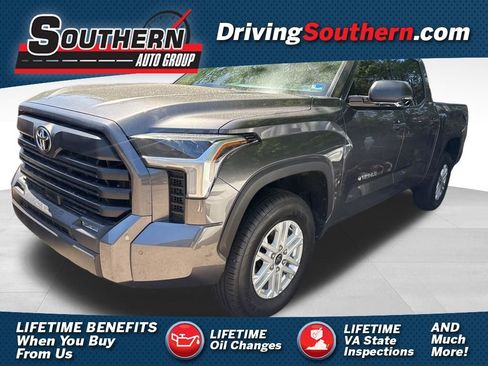 Used 2023 Toyota Tundra SR5 w/ SR5 Convenience Package AWD/4WD image 1