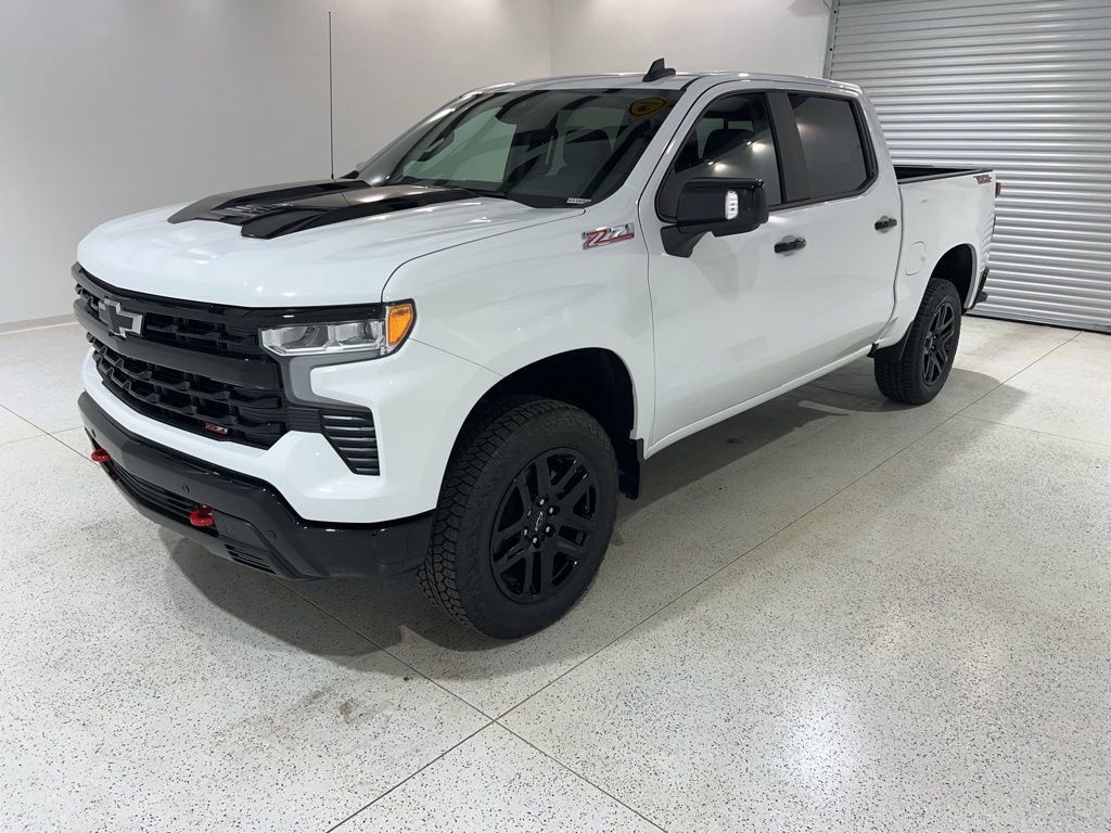 Used 2026 Chevrolet Silverado 1500 LT Trail Boss w/ LT Trail Boss Premium Package AWD/4WD image 1