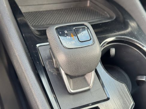 Used 2023 Nissan Rogue SV image 32