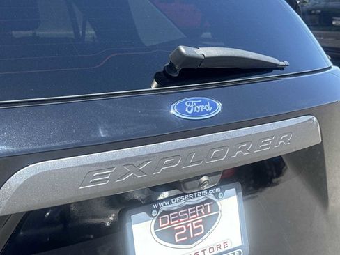 Used 2023 Ford Explorer XLT w/ Equipment Group 202A RWD image 11
