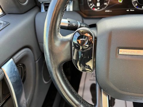 Used 2020 Land Rover Discovery Sport SE image 26