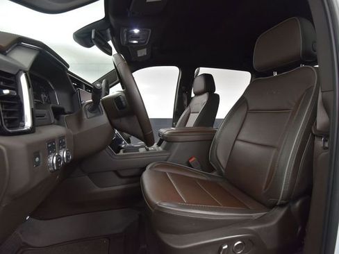 Used 2025 GMC Sierra 3500 Denali image 27