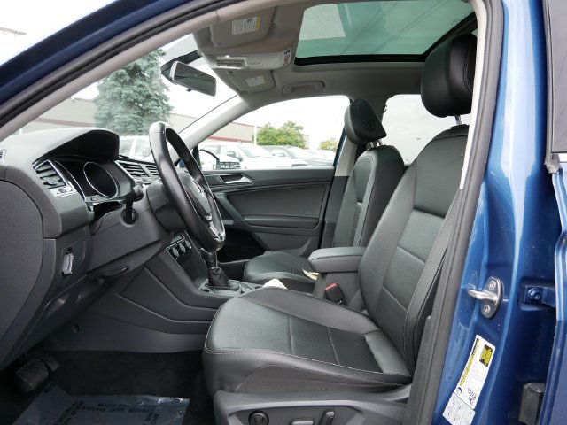 Used 2018 Volkswagen Tiguan SE w/ Panoramic Sunroof Package AWD/4WD image 10