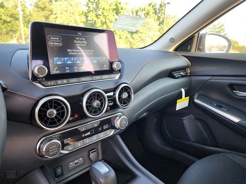 New 2025 Nissan Sentra SR w/ Midnight Edition image 11