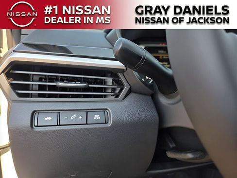 New 2025 Nissan Altima 2.5 SR w/ SR Premium Package image 17