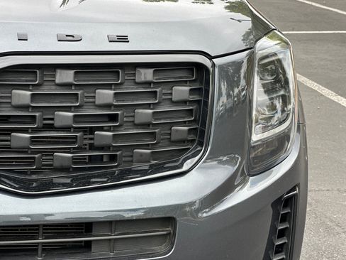 Used 2022 Kia Telluride SX w/ SX Prestige Package image 50