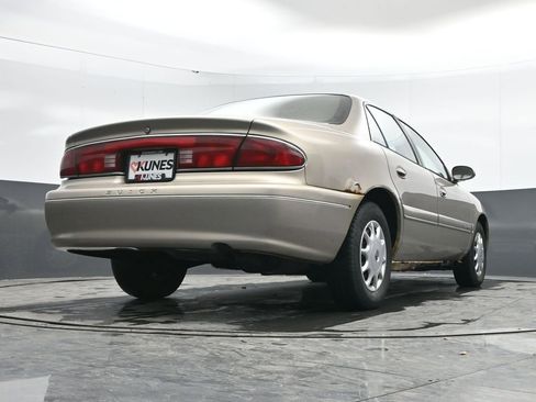 Used 2000 Buick Century Custom w/ Premium Opt Pkg image 32