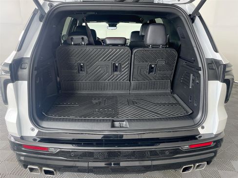 Used 2025 Chevrolet Traverse RS w/ LPO, Floor Liner Package AWD/4WD image 30