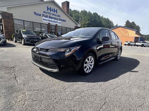Used 2024 Toyota Corolla LE FWD image 1