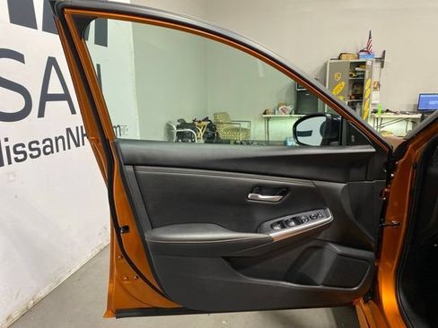 Certified 2023 Nissan Sentra SR FWD image 9