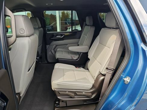 Used 2025 GMC Yukon Elevation AWD/4WD image 17