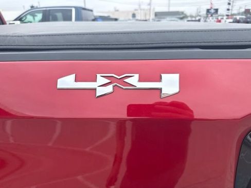 Used 2024 GMC Sierra 1500 Elevation w/ Elevation Premium Package AWD/4WD image 8
