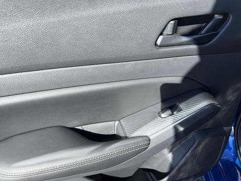 Used 2025 Nissan Altima 2.5 SV image 32