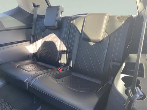 Used 2024 Volkswagen Atlas SEL Premium R-Line image 20