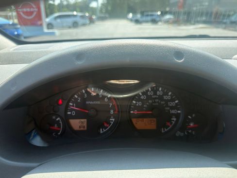 Used 2015 Nissan Frontier SV w/ SV Value Truck Package AWD/4WD image 21