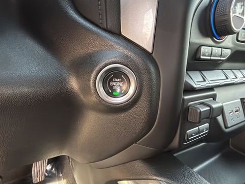 Used 2022 Chevrolet Silverado 2500 LTZ w/ LTZ Convenience Package image 29