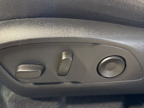 Used 2025 GMC Acadia Elevation image 20