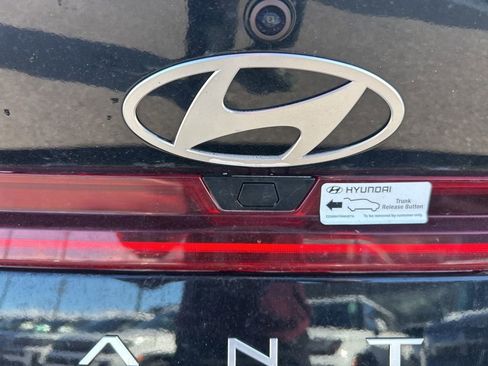 Used 2025 Hyundai Elantra SEL w/ Cargo Package FWD image 25
