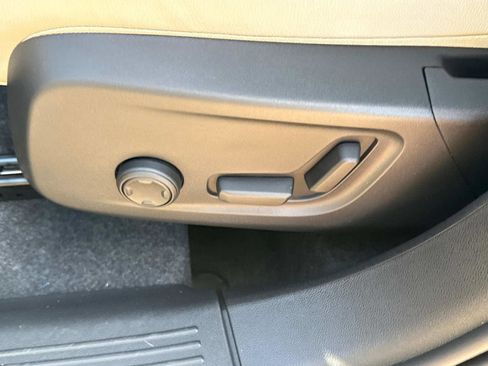 New 2026 Volvo XC40 B5 Ultra w/ Climate Package image 18