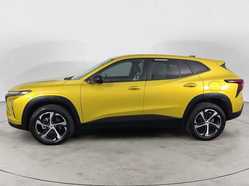 Used 2024 Chevrolet Trax RS FWD image 8