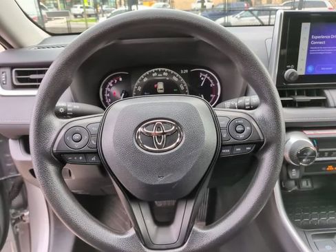 Used 2025 Toyota RAV4 XLE FWD image 20