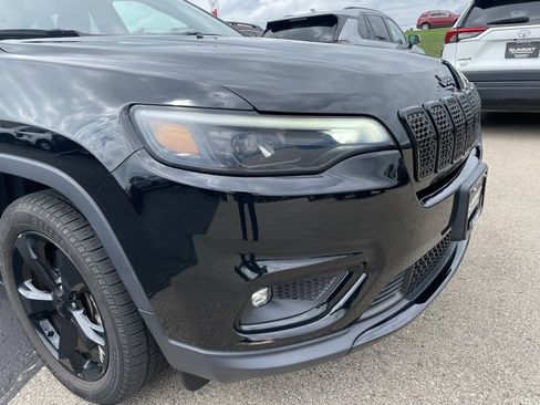 Used 2019 Jeep Cherokee Latitude Plus image 32