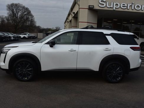 New 2026 Nissan Pathfinder SL w/ SL Premium Package image 9