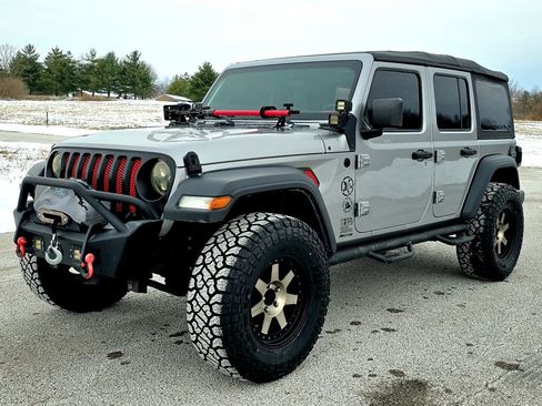 Used 2018 Jeep Wrangler Unlimited Sport S image 45
