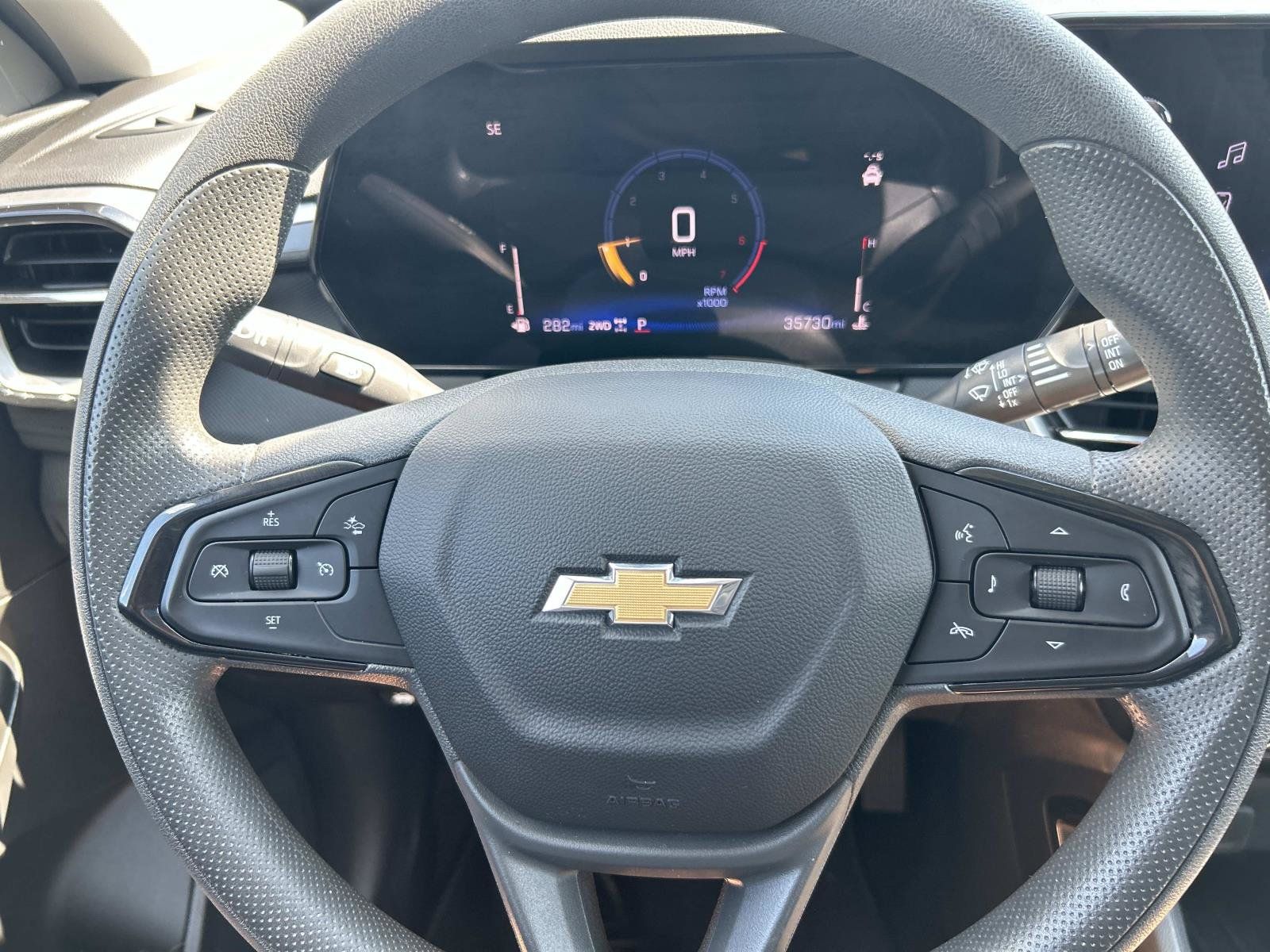 Used 2025 Chevrolet TrailBlazer LT AWD/4WD image 32